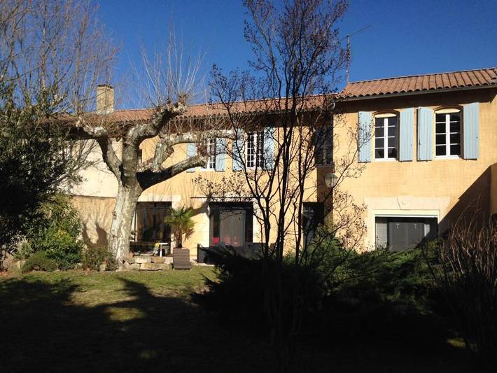 Maison d’hôte pour 4 personnes, avec vue ainsi que terrasse et piscine, animaux acceptés
