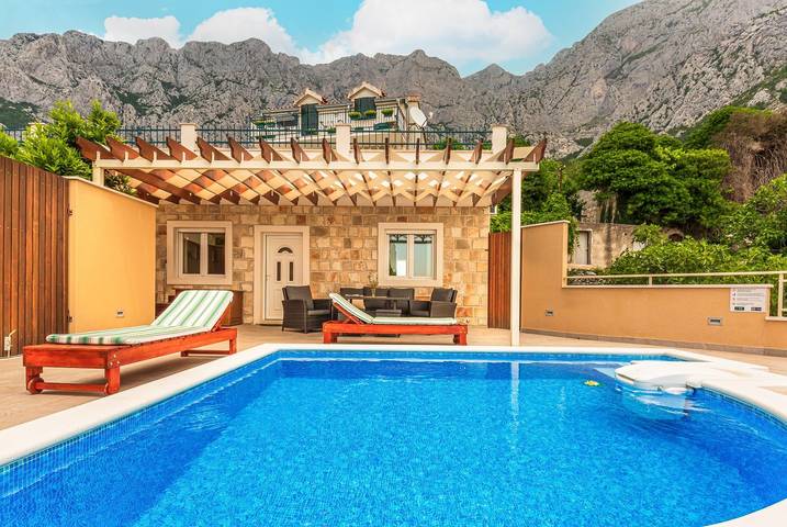 Villa voor 2 personen, met Balkon/Terras en Zwembad in Makarska