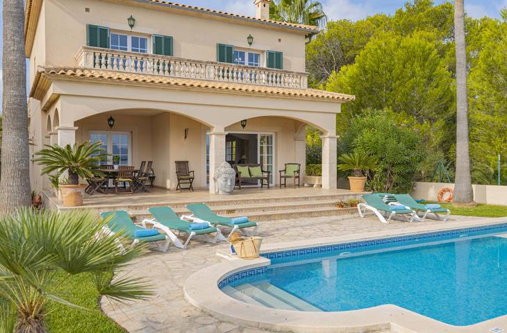 Villa für 8 Personen, mit Garten und Balkon in Alcúdia