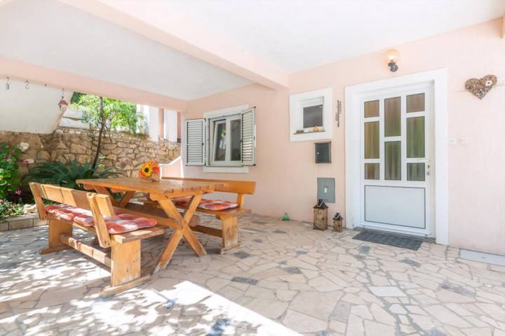 Ferienwohnung für 6 Personen, mit Terrasse in Supetarska Draga