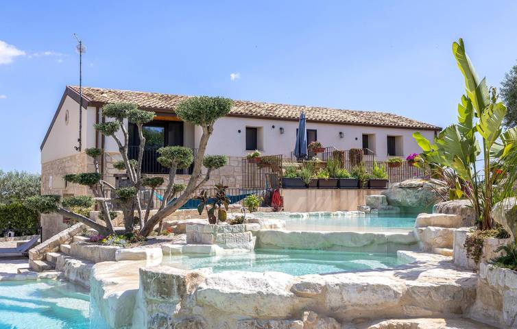 Ferienhaus für 8 Personen, mit Whirlpool und Pool sowie Garten und Terrasse auf Sizilien - 2