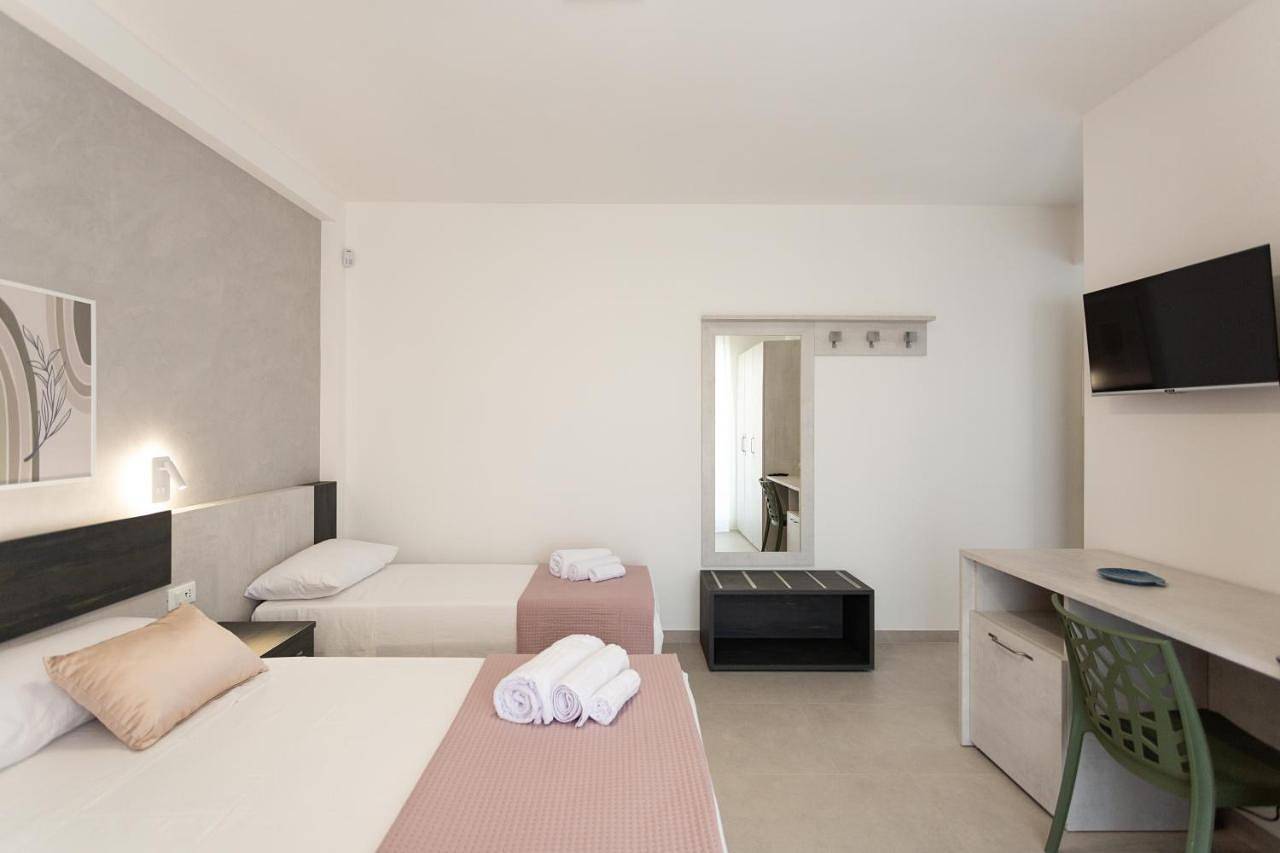 Deluxe Double Room with Extra Bed in Torre San Giovanni, Ugento