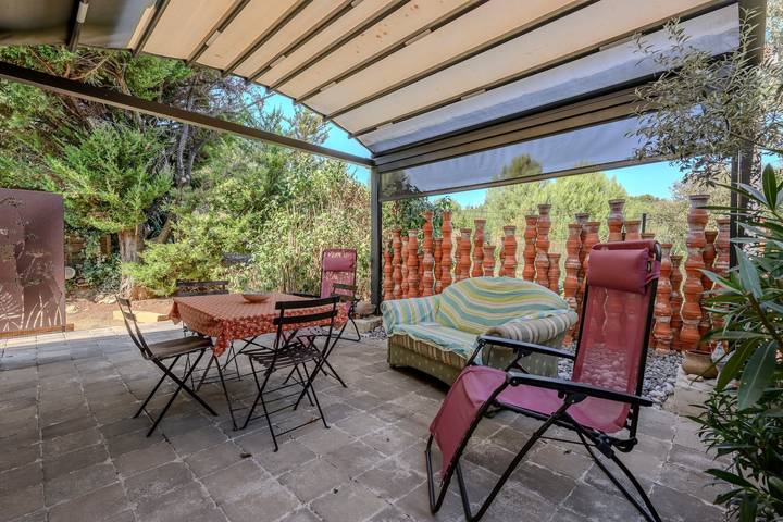 'Bel Air en Luberon' Gîte com piscina partilhada e vista panorâmica para o Luberon in Gargas, Parc naturel régional du Luberon