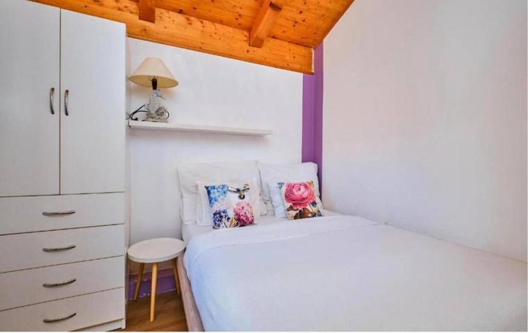 Ferienwohnung für 4 Personen, mit Terrasse und Garten in Ilovik