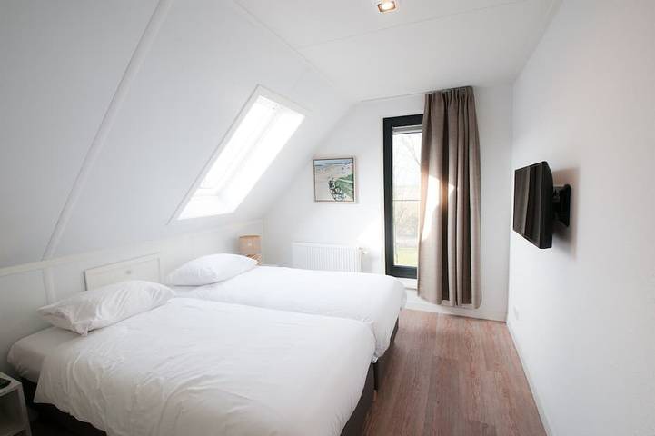 Villa Oosterdam | Geschikt voor 12 personen in Tholen, Nederlandse Noordzeekust