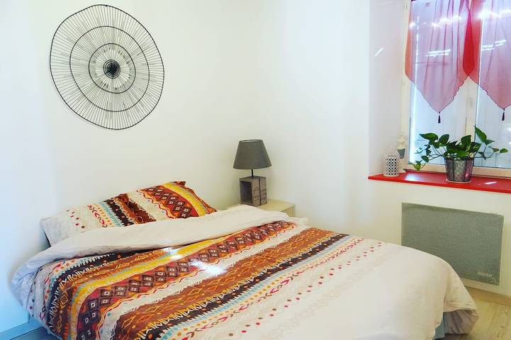 Gîte pour 4 personnes, avec terrasse et jardin à Dole - 2