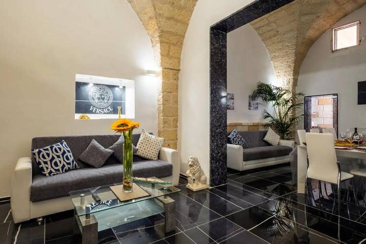 Appartamento per 4 persone, con idromassaggio e terrazza a Salice Salentino