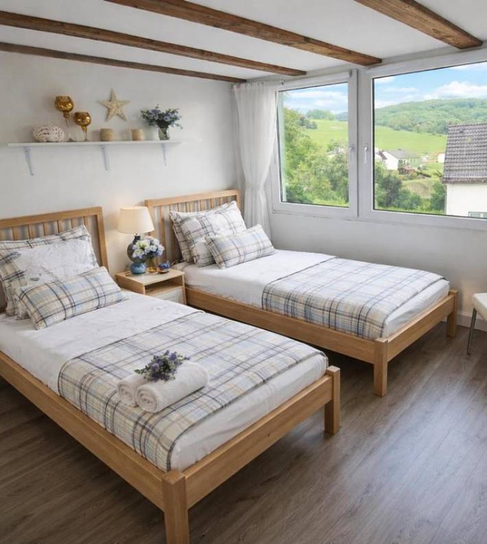 Ferienhaus für 10 Personen, mit Garten und Ausblick, mit Haustier in Rock am Ring