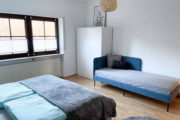 Ganze Wohnung, Schön eingerichtete Ferienwohnung mit traumhaftem Blick auf die Burg in Dahn, Landkreis Südwestpfalz