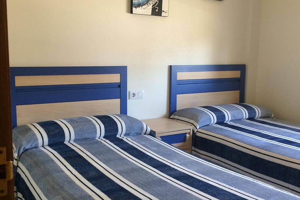 Große Villa mit privatem Pool 50 Meter vom Strand entfernt in Playa Cala Bosque (Orihuela), Orihuela