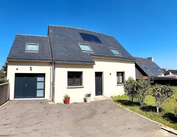 Location de vacances pour 10 personnes, avec jacuzzi et jardin à Locquénolé