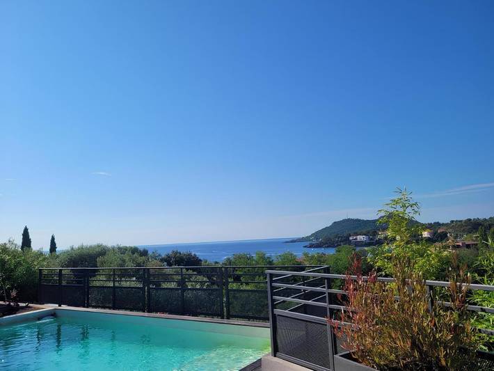 Villa pour 6 personnes, avec Balcon et Terrasse ainsi que Jardin et Piscine dans Agay