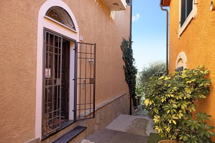 Vakantiewoning voor 7 personen, met Balkon en Tuin in Albenga
