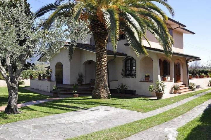 Villa pour 9 personnes, avec Balcon et Jardin à Forte dei Marmi