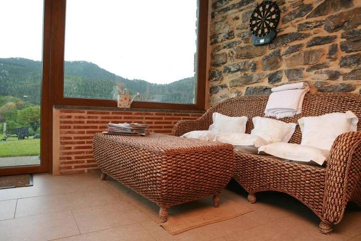 Casa rural para 38 personas, con Terraza además de Jardín y Vistas en Las Encartaciones - 4