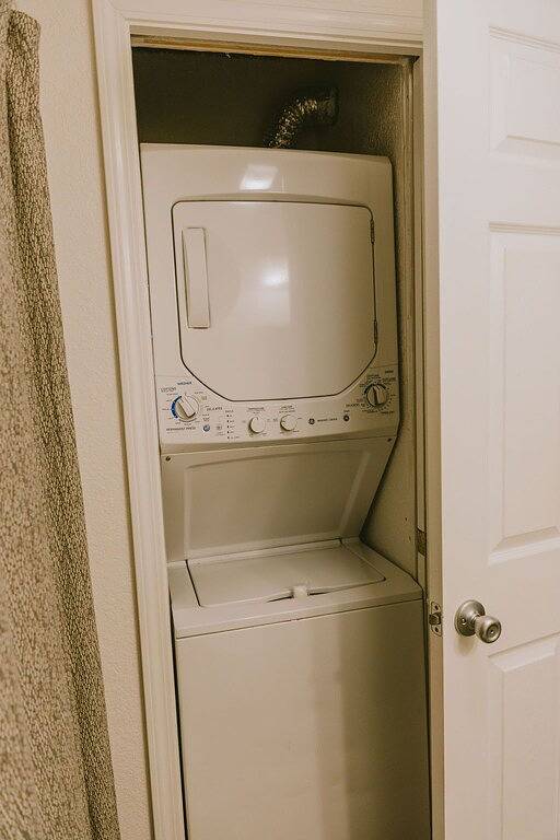 Ganze Wohnung, First Floor, directly on the Ocean & Well Stocked Condo! Listen to Waves Crash! in Nags Head, Dare County