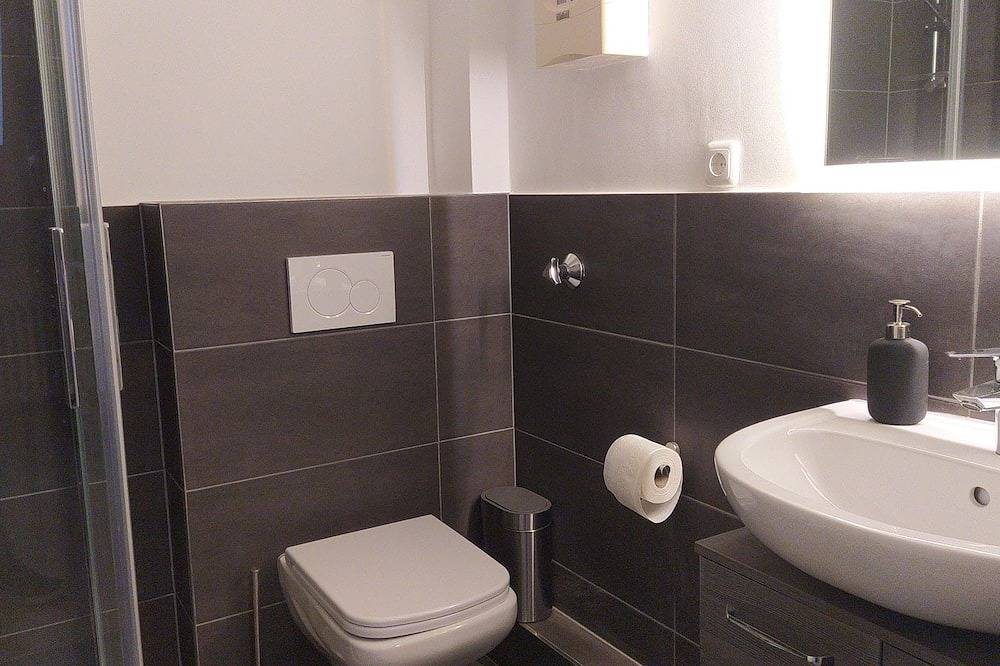 Ganze Wohnung, Appartement ohne Balkon,links im 3.Og - Frisch renovierte Appartements in Mönchengladbach, Niederrhein