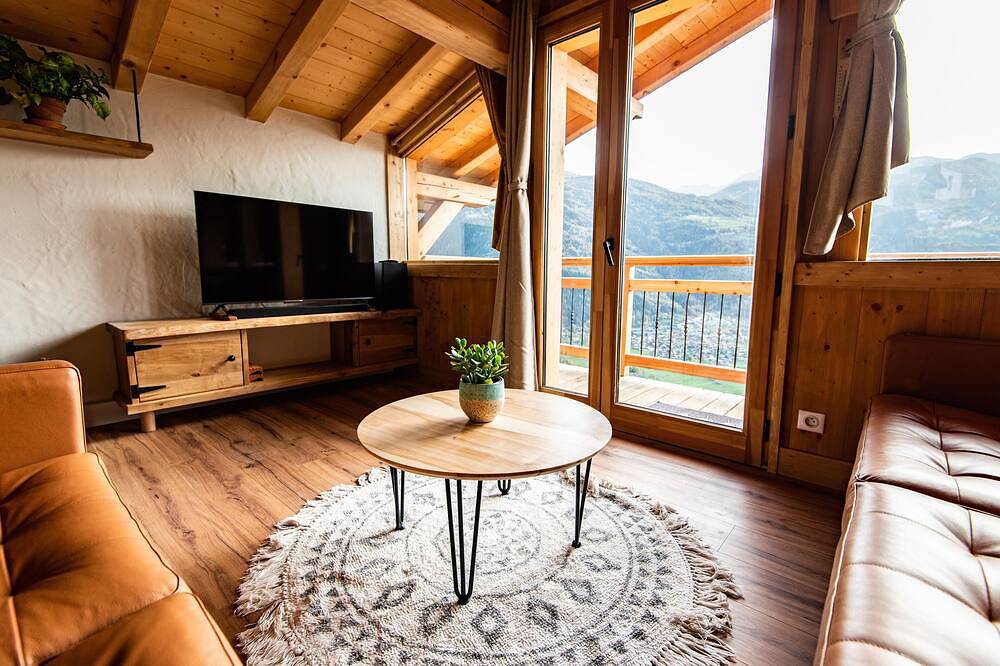 Chalet de Standing facing the mountains in La Côte-d'Aime, La Plagne-Tarentaise