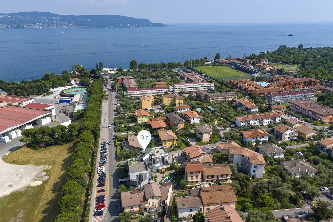 Entire apartment, Rosy House 100m from lake & Shared Pool in Maderno, Toscolano-Maderno