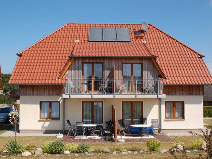 Ferienwohnung für 2 Personen, mit Balkon und Terrasse sowie Garten in Lohme