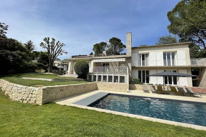 Villa pour 14 personnes, avec terrasse et jardin, animaux acceptés