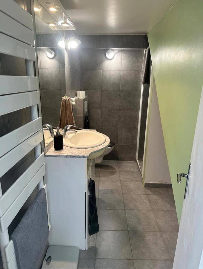 Petite maison calme dans un jardin in Bois-Colombes, Hauts-de-Seine