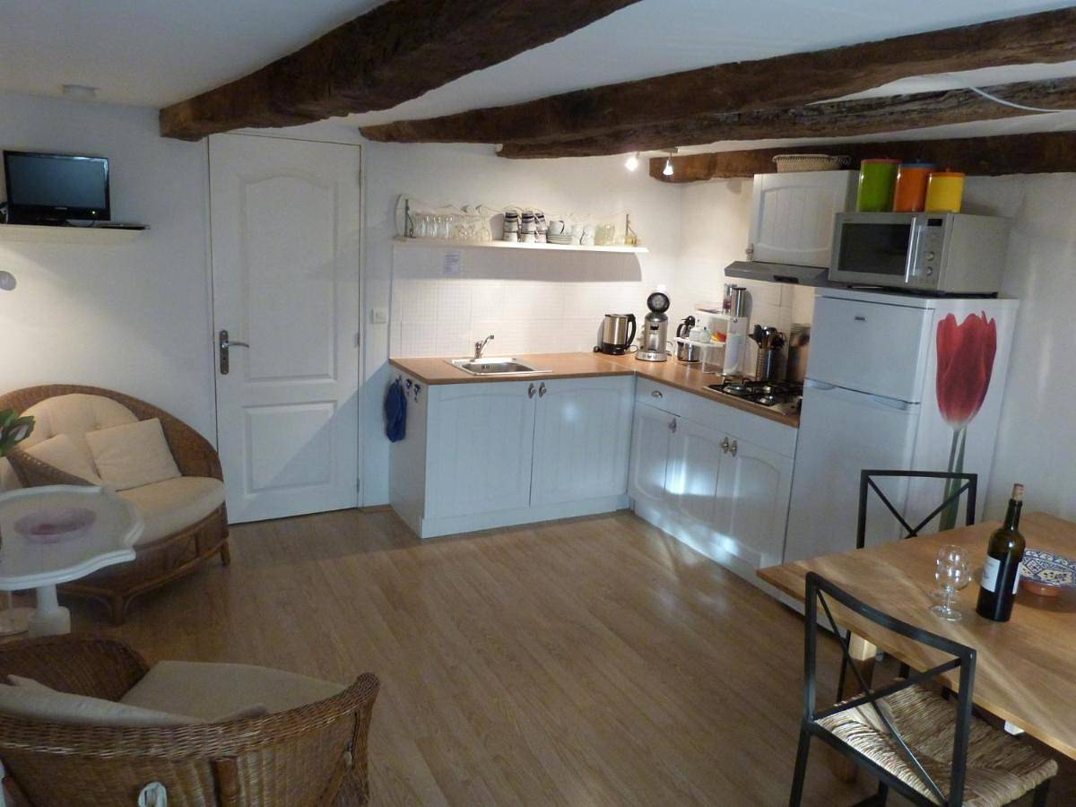 One-Bedroom Apartment in Saint-Antonin-Noble-Val, Quercy