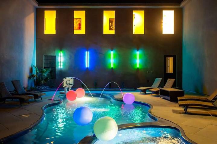Ferienhaus für 22 Personen, mit Whirlpool und Terrasse sowie Pool, mit Haustier - 1