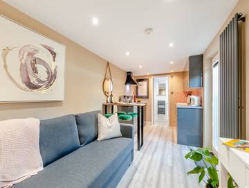 Log Cabin for 3 People in Herne Bay, Kent, Photo 3