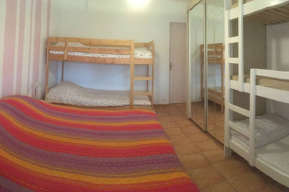 Ganze Wohnung, Spacious house in a peaceful setting between Ardèche and Provence in Goudargues in Cornillon, Nimes und Umgebung