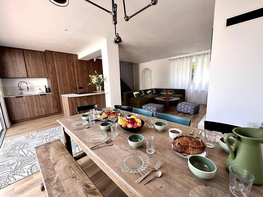 Superbe villa avec piscine à 10 min du centre in La Rochelle, Région de La Rochelle