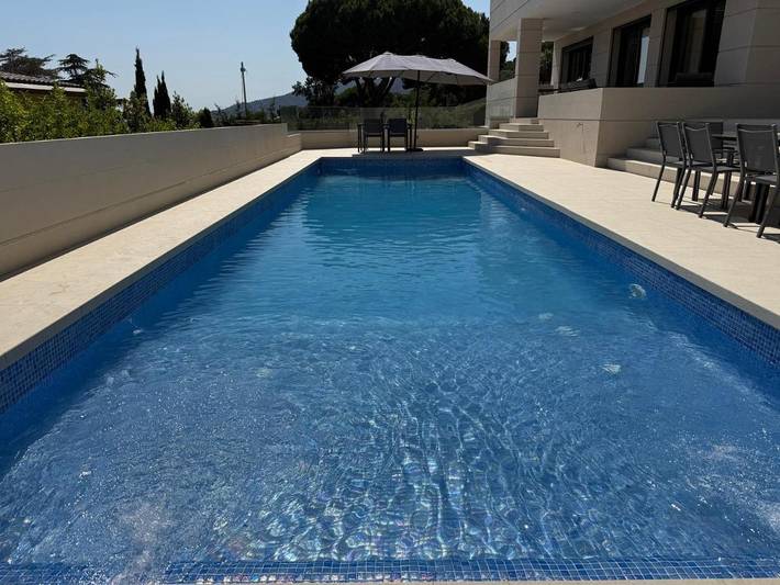 Gîte pour 2 personnes, avec piscine ainsi que jardin et vue à Cabrils - 3