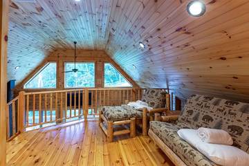 Log Cabin for 7 Guests in Blue Ridge Mountains, North Carolina, Picture 2