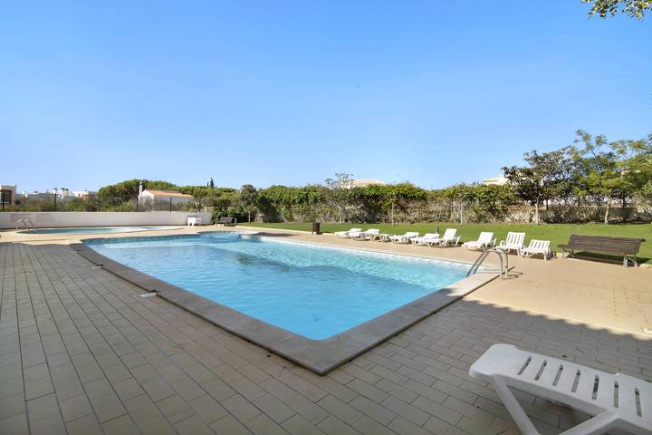 Ferienwohnung für 5 Personen, mit Kinderpool und Balkon sowie Garten an der Algarve - 3