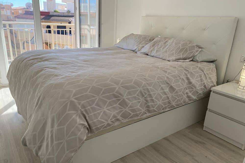 Apartamento entero, Apartamiento 4-6 personnas a 100m de la playa in Torrevieja, Costa Blanca