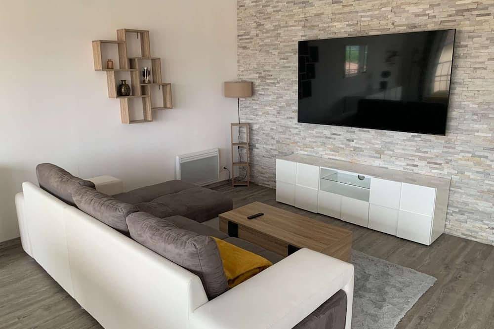 Apartamento entero, Les Clés de Laurent – 2-Bedroom Apartment, 70 m², Large Balcony, Downtown in Graulhet, Región de Castres