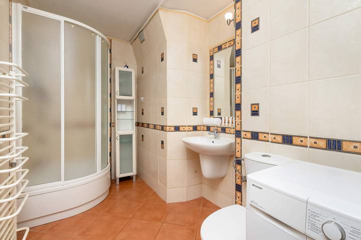 Ganze Wohnung, Spacious Apartment | 4 Bedrooms | 1.5 km to the Beach in Glettkau, Danzig
