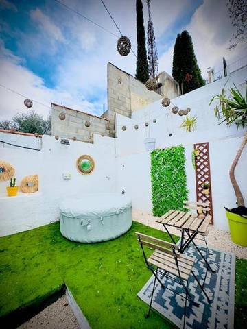 Gîte pour 4 personnes, avec terrasse et jacuzzi à La Penne-sur-Huveaune