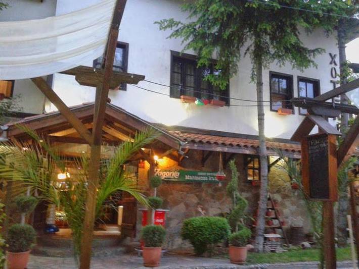 Hôtel pour 3 personnes, avec Terrasse et Jardin à Gotsé Deltchev