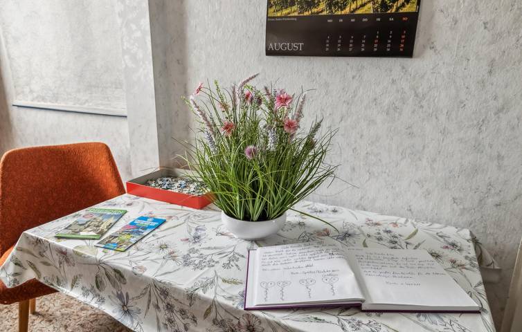 Ganze Ferienwohnung, Gemütliche Wohnung mit Garten und Parkplatz in der Nähe von Moldava in Hermsdorf, Osterzgebirge