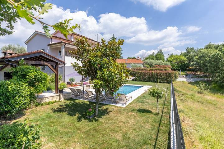 Ferienhaus Vesna mit Pool in Jakovici, Zentralistrien