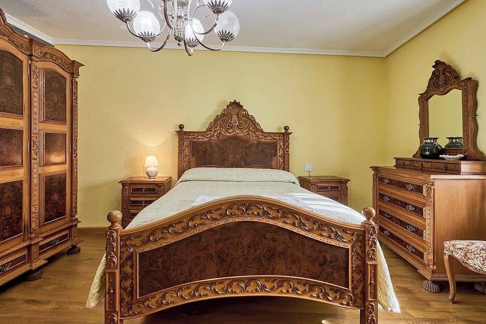 Alojamiento para grupos y pueblo con encanto especial a 20 minutos de León in Cimanes del Tejar, Cordillera Cantábrica