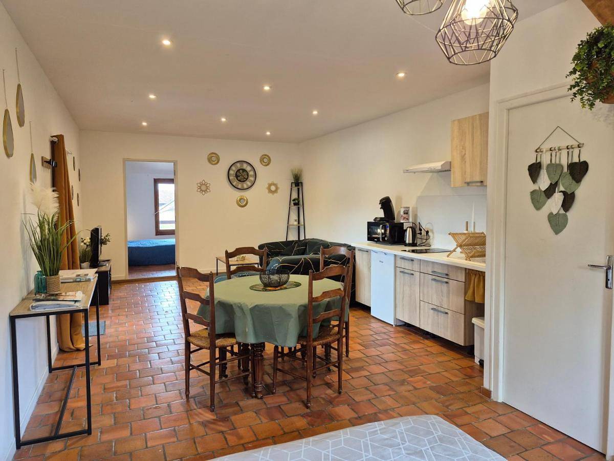 Appartement entier, Appartement à 5 min des lacs in Mathaux, Parc naturel régional de la Forêt d'Orient