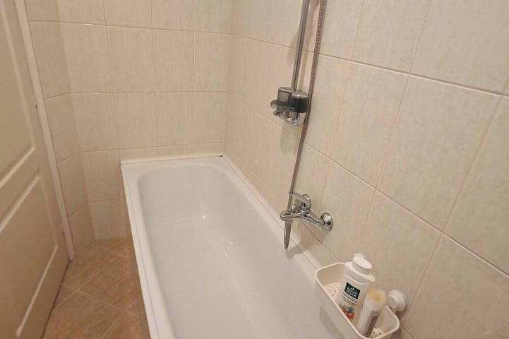 Ganze Wohnung, White Apartment – Gemütlicher und zentraler Rückzugsort mit einem Schlafzimmer in Kecskemét in Ketschkemet, Kecskeméti járás