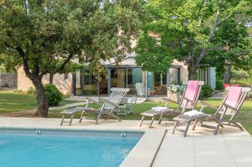 Villa pour 6 Personnes dans Murs, Parc naturel régional du Luberon, Photo 2