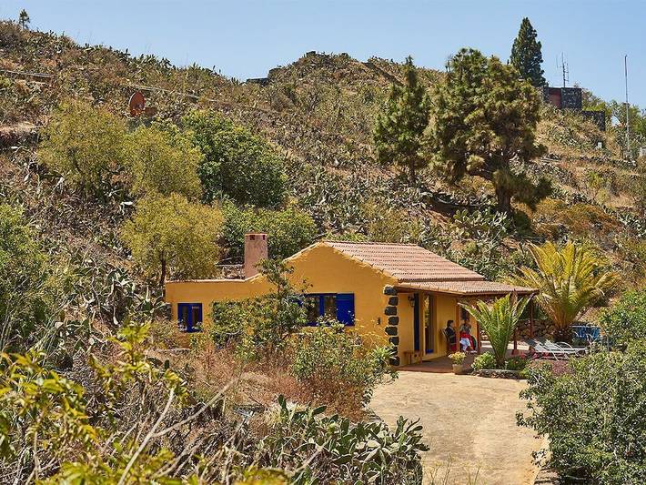 Chalet para 3 personas, con terraza además de piscina y jardín en La Palma - 2