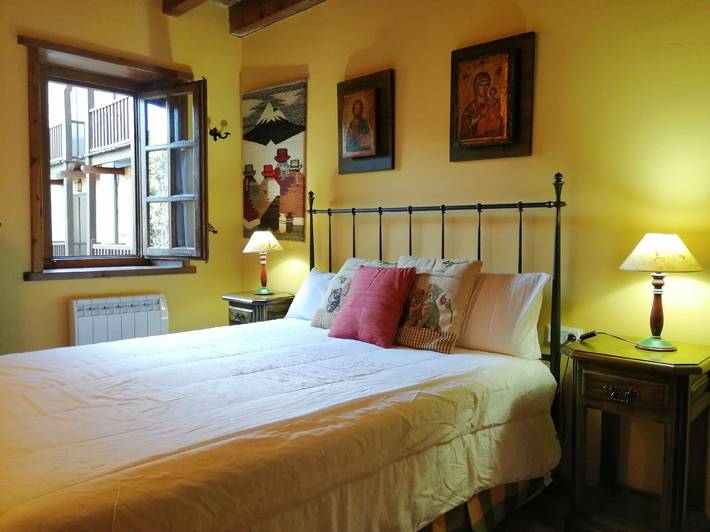 Apartamento rural para 3 personas, con terraza, Se admiten mascotas en Valle de Bohí