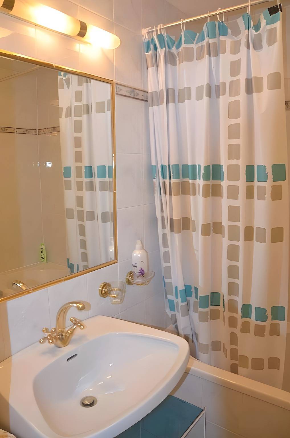 Ganze Wohnung, Apartment 'Grattschlössl 2' mit Bergblick, Balkon und Wlan in Sankt Johann in Tirol, Kaisergebirge