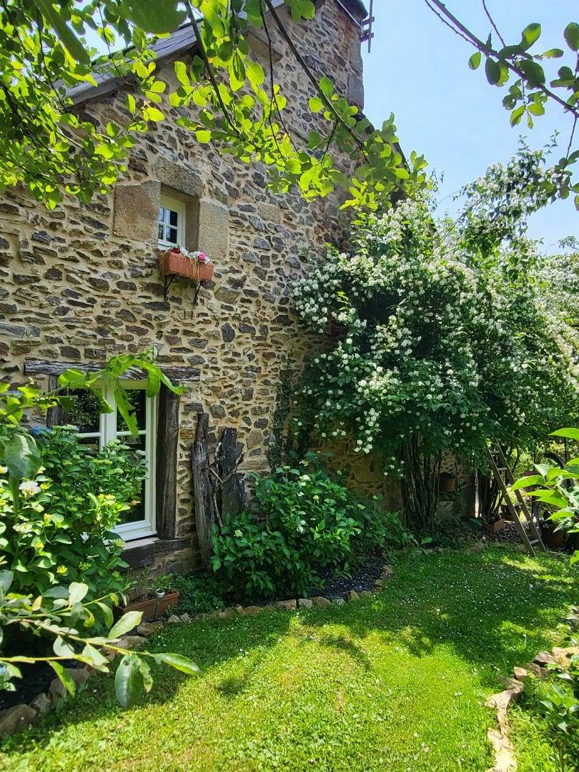 Les Causeries du Monde, maison d'hôtes de charme - Chambre Mûre in Chamboulive, Région de Tulle