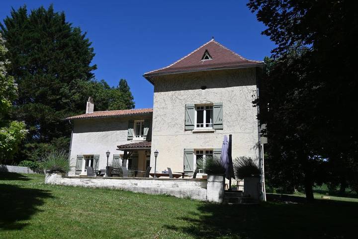 Chambre d’hôte pour 2 personnes, avec Terrasse et Jardin ainsi que Piscine et Vue